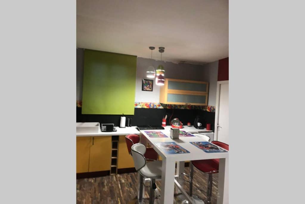 Apartment Style Pop Art Avec Garage Centre Historique Beziers