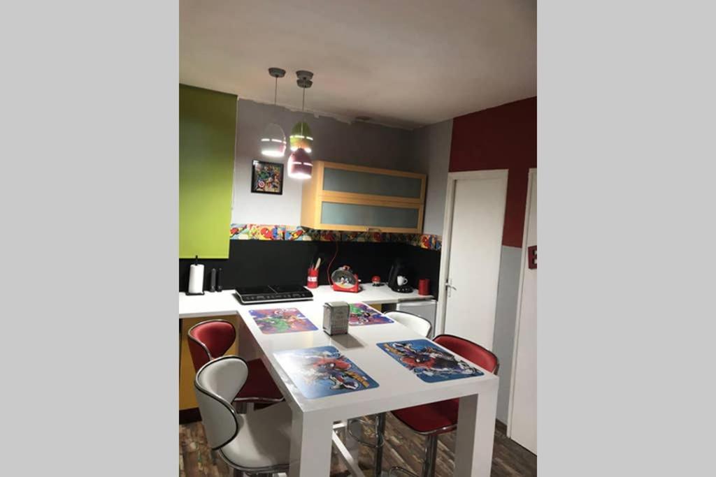 Apartment Style Pop Art Avec Garage Centre Historique Beziers