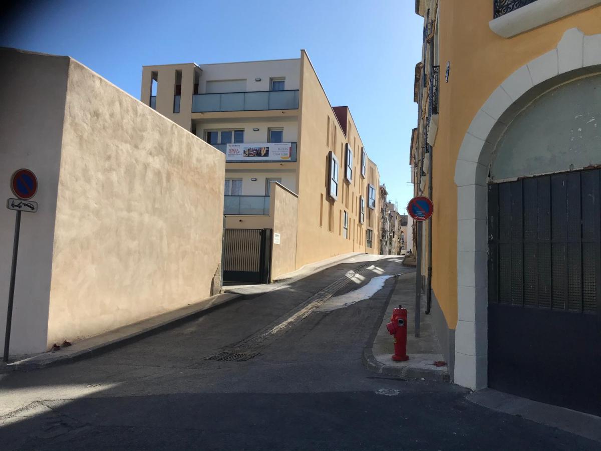 Style Pop Art Avec Garage Centre Historique Beziers